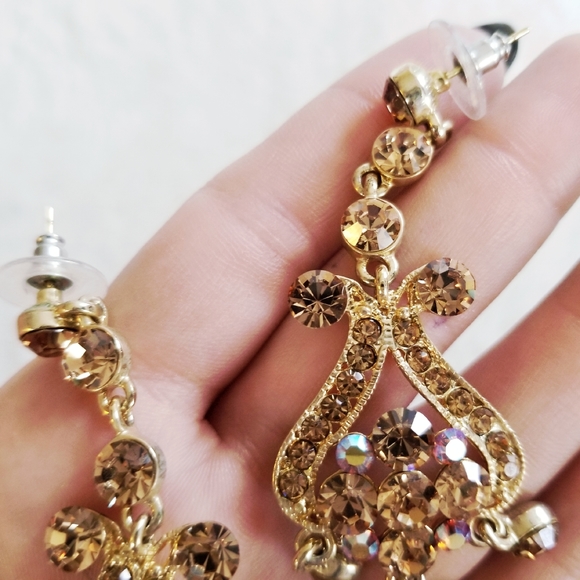 Formal gold Swarovski dangling earrings - Picture 3 of 4
